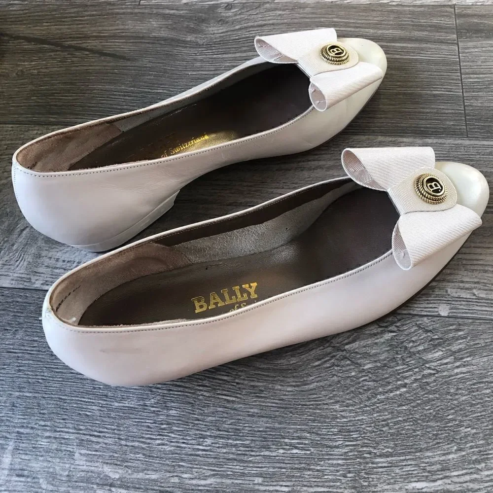 BALLY Vintage Bone Colored Leather Bow Flats
